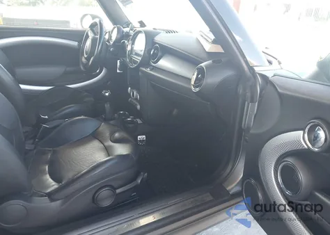 2010 Mini Cooper S from USA, damaged, VIN WMWMS3C57ATY51102